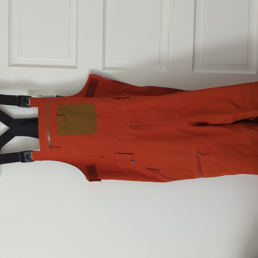 Fly Low Baker Bibs